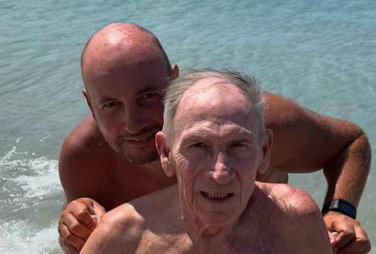 Zdenek Zeman e il figlio al mare - Instagram
