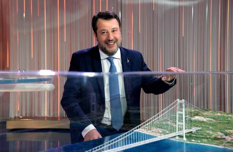 Ponte Messina, Salvini: "Anche all'epoca di Brunelleschi c'erano i 'no cupola'"