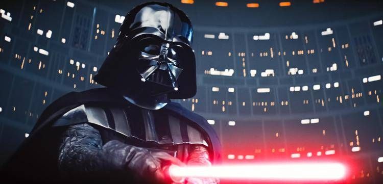 Star Wars, la spada laser di Dart Vader va all'asta: può valere 3 milioni di dollari