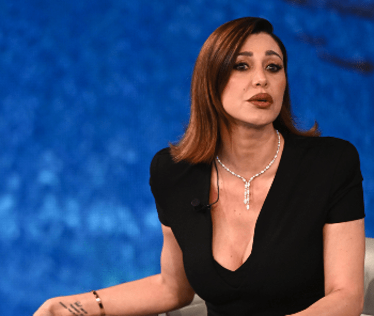 Belen litiga col benzinaio, il video virale e la bufera social: "Maleducata"