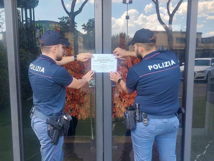 Roma, spunta un topo nella sala di un ristorante cinese al Prenestino: sequestrato il locale