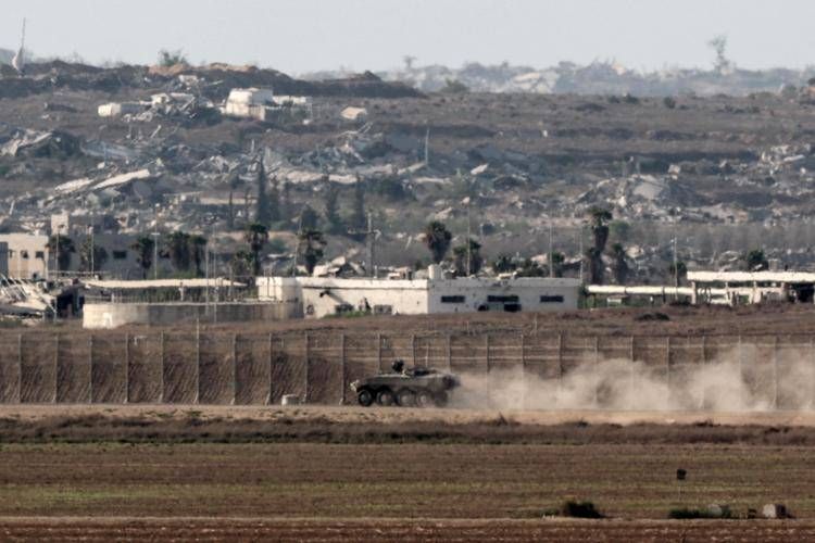 Idf al confine con la Striscia di Gaza - Afp