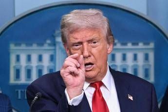 Trump, l'incontro con Putin e la gaffe: 