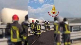 Autostrada A1 chiusa a nord di Roma, traffico bloccato e co