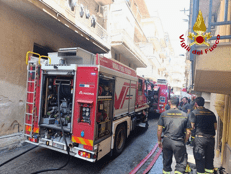Incendio in deposito nel palermitano