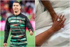 Cristiano Ronaldo e l'anello mostrato da Georgina - Ipa/Fotogramma e Instagram