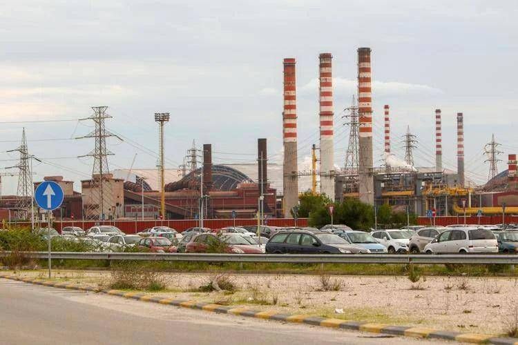 Ex Ilva, firmata l'intesa sulla decarbonizzazione degli impianti