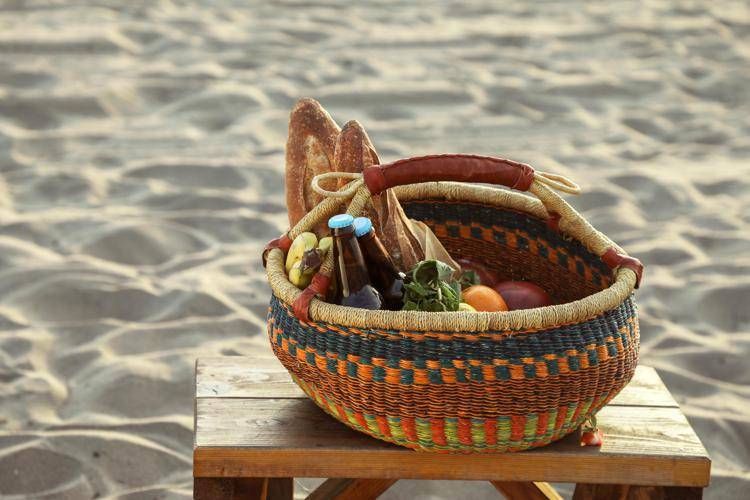 Estate e rischi pranzi in spiaggia, i consigli 'salva vacanza'