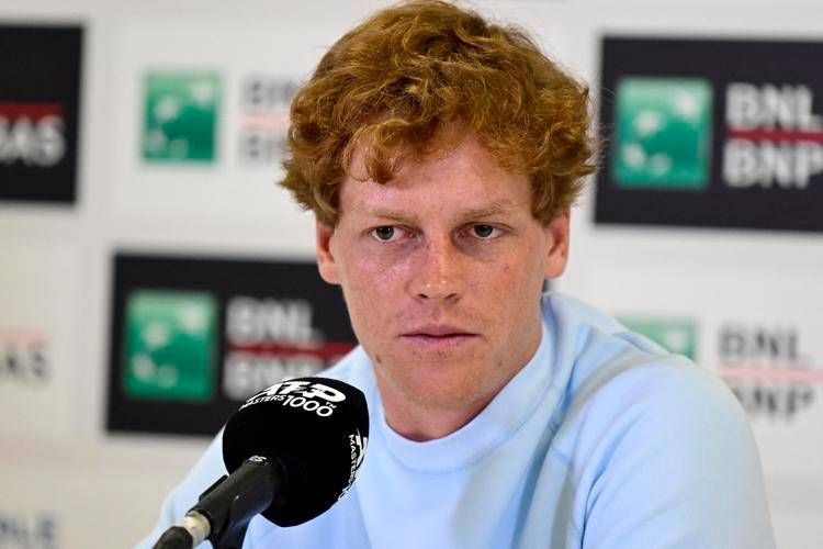 Sinner e il team: "Giusto lavorare ancora con Ferrara"