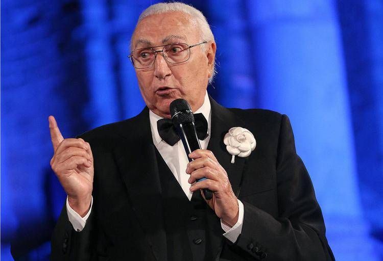 Da 'baudeggiare' a 'pippobaudista', i neologismi ispirati a Pippo Baudo