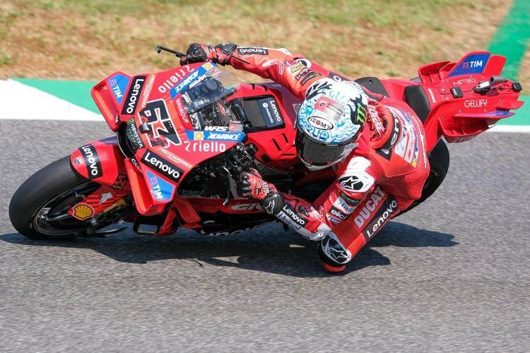MotoGp, la rabbia di Bagnaia: "Sto perdendo la pazienza, voglio spiegazioni"