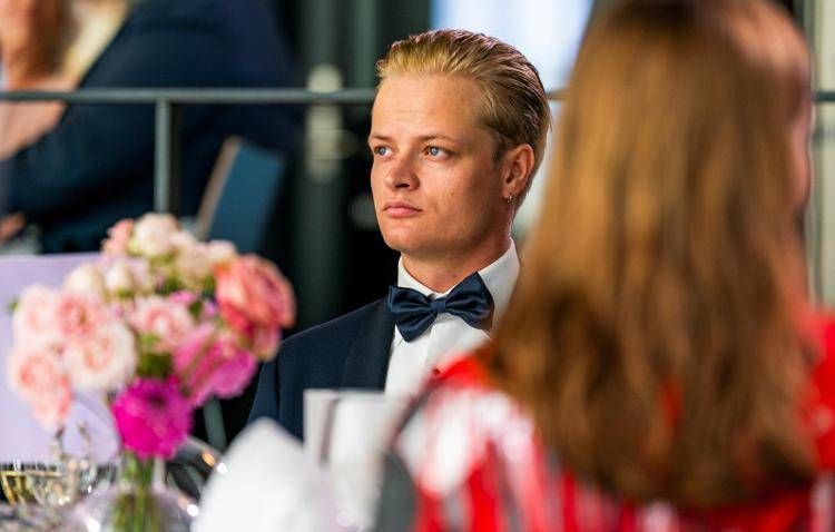 Norvegia, accuse al figliastro: principe Haakon ammette situazione "difficile"