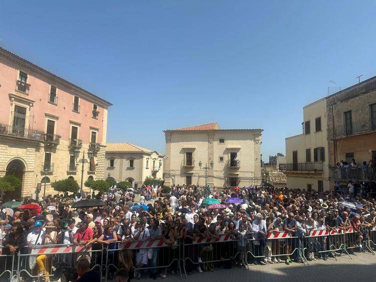 Pippo Baudo, funerali a Militello. Padre spirituale: "Ultime settimane di grande sofferenza"