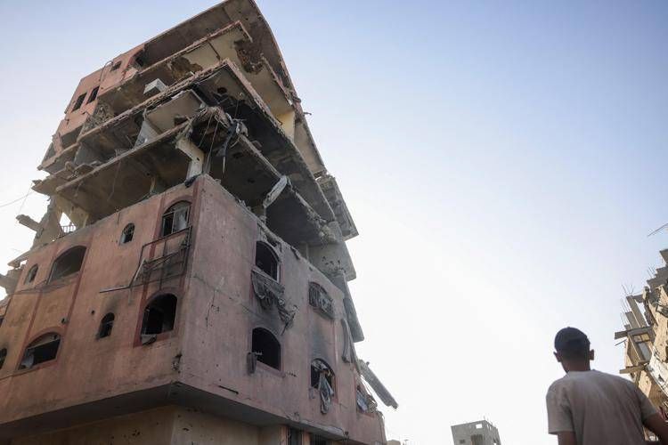 Distruzione nella Striscia di Gaza (Afp)