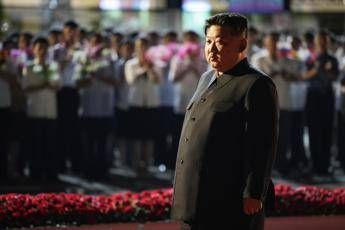 Ucraina, Kim elogia le 