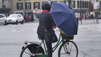 Meteo weekend variabile tra sole e acquazzoni: temperature in calo ovunq