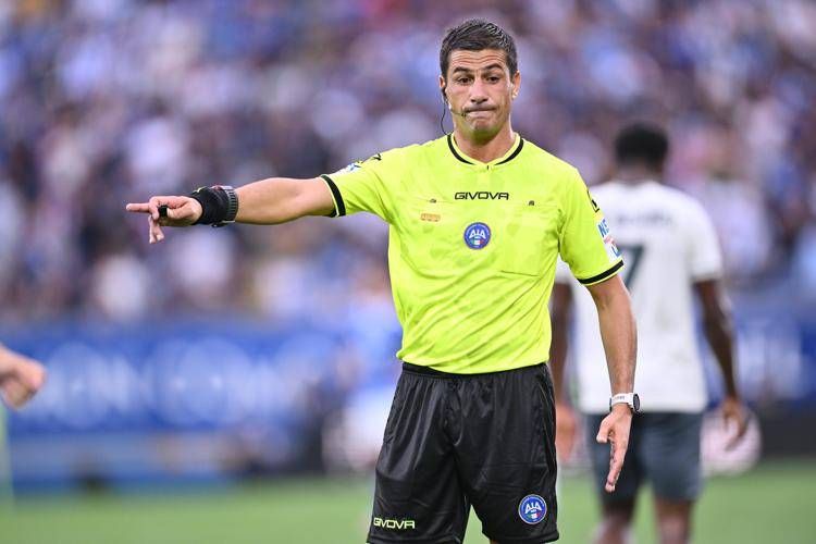 Como-Lazio, la spiegazione Var di Manganiello diventa virale. Panatta: "Sembra proclama di molti anni fa"