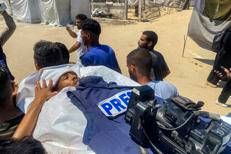 Uno dei giornalisti colpiti durante i raid - Afp