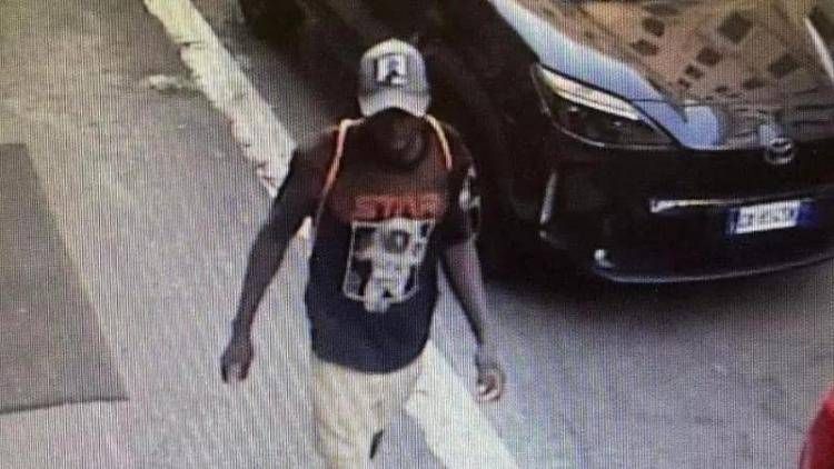Violentata nel parco a Roma, fermato l'aggressore: 