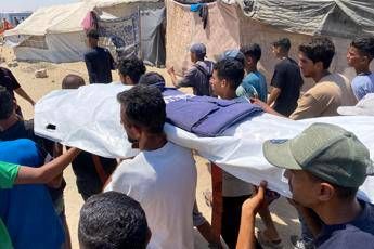 Gaza, Netanyahu non parla di tregua: avanti offensiva. A Tel Aviv 350mila in piazza per gli ostag