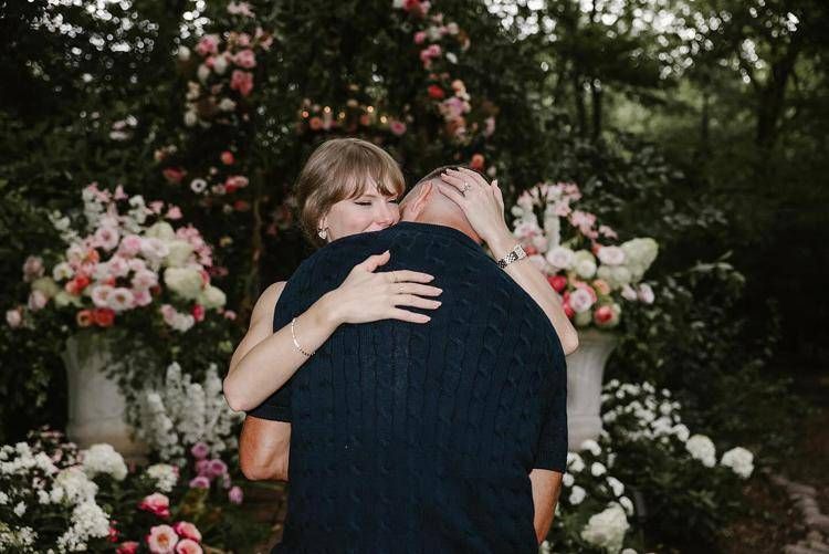 Taylor Swift si sposa, il padre di Travis Kelce: 