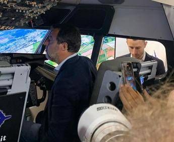 Salvini al Meeting tra simulatore di volo e stand Ponte su Stret