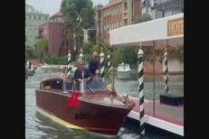 Venezia 82, il divo è tornato: George Clooney sbarca al Lido - Video