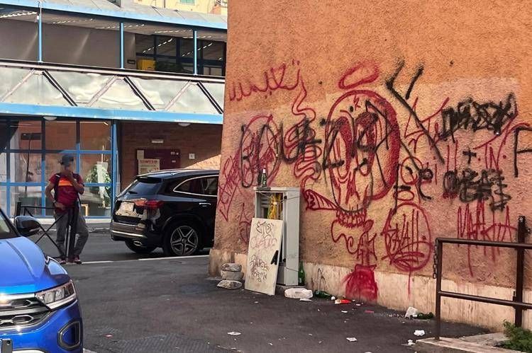 Stupro Tor Tre Teste, al Quarticciolo droga venduta a cielo aperto