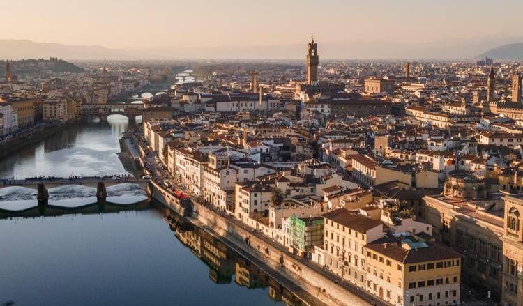 Il caso del 'cubo nero' nel centro di Firenze, Schmidt: "Intervenga Unesco"