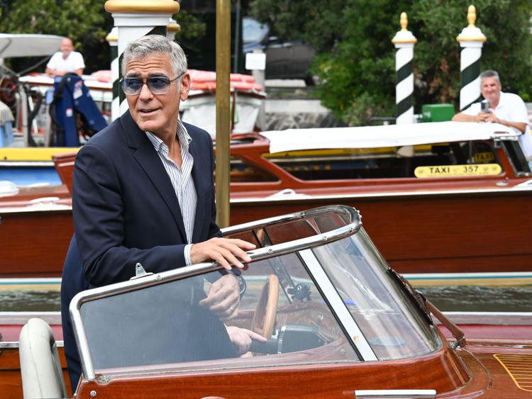 Venezia 2025, Clooney fa tremare il Lido... ma è solo un falso allarme