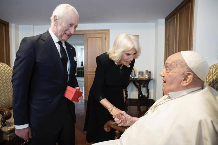 Carlo, Camilla e Papa Francesco - Fotogramma/IPA