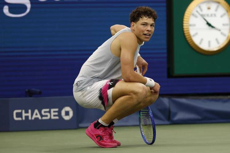 Sorpresa agli Us Open, Shelton si ritira per infortunio. Mannarino agli ottavi