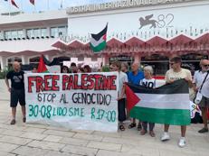 Manifestanti Propal alla Mostra del cinema di Venezia