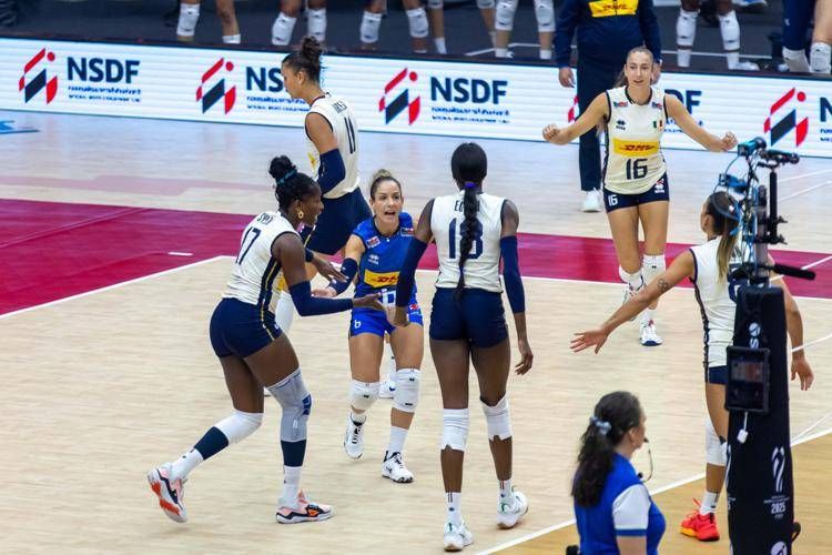 Le azzurre dopo la vittoria contro la Germania