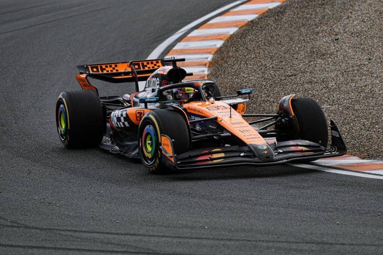 Formula 1, pole di Piastri davanti a Norris nel Gp d'Olanda. Sesto Leclerc, poi Hamilton