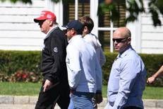 Donald Trump nel suo golf club