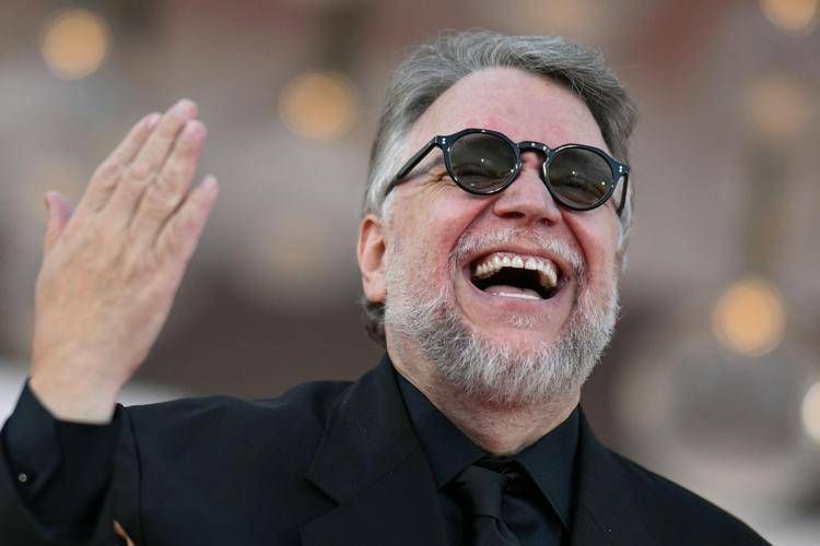 Mostra Venezia, Guillermo del Toro incanta: per 'Frankenstein' 13 minuti di applausi