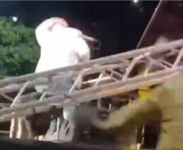 Crolla struttura luci a concerto nel salernitano, paura per Raphael Gualazzi