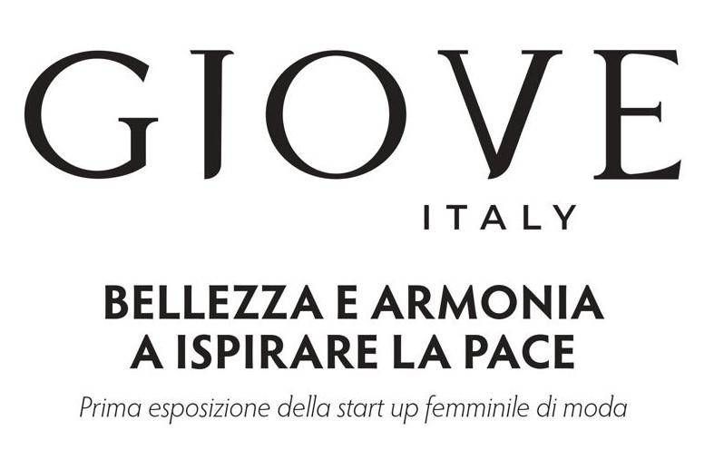 Ukraynalı kadınların kreasyonlarını sergilenen 'barışa ilham vermek için' güzellik ve uyum '