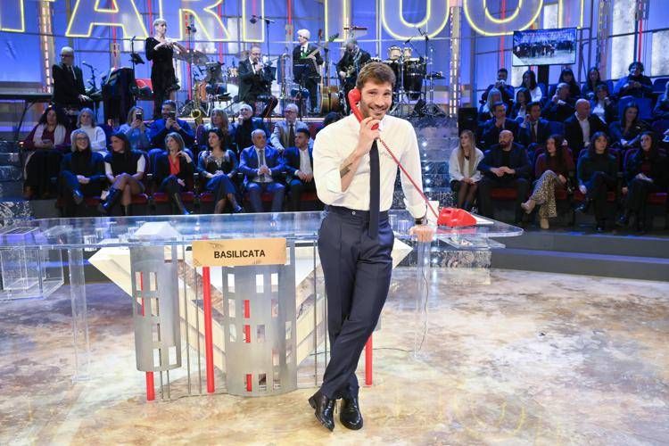 De Martino torna stasera con 'Affari Tuoi', il nuovo regolamento
