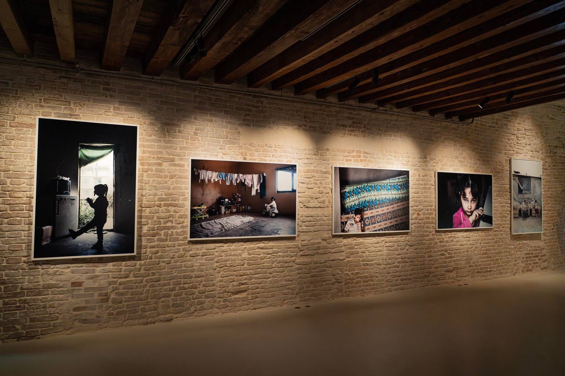 Venedik, Piazza San Marco'daki 100 maksi fotoğraf 'Görünmez Geziler'