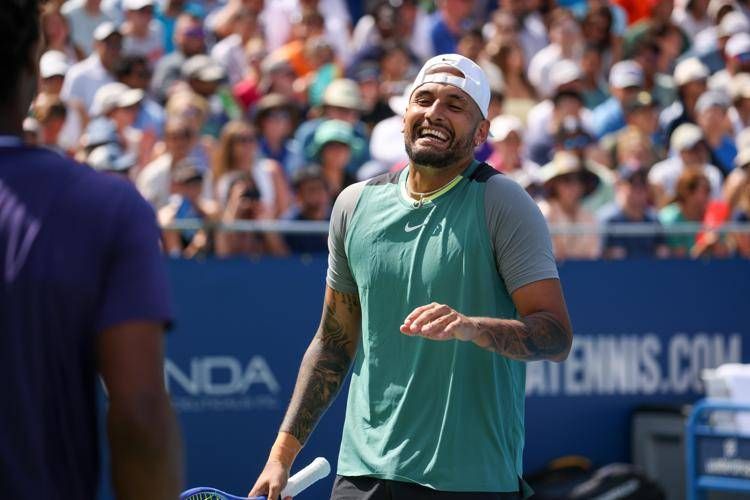 Kyrgios, dopo le critiche a Sinner la sfida a Sabalenka: "Pensate davvero che possa vincere contro di me?"