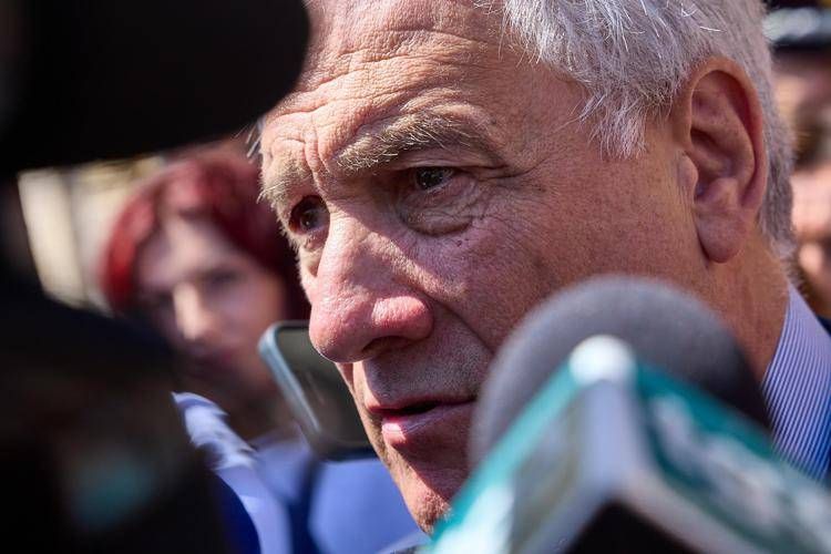 Tajani: "Calenda invitato a festa giovani Forza Italia, avviare confronto con Azione su sindaco Milano"