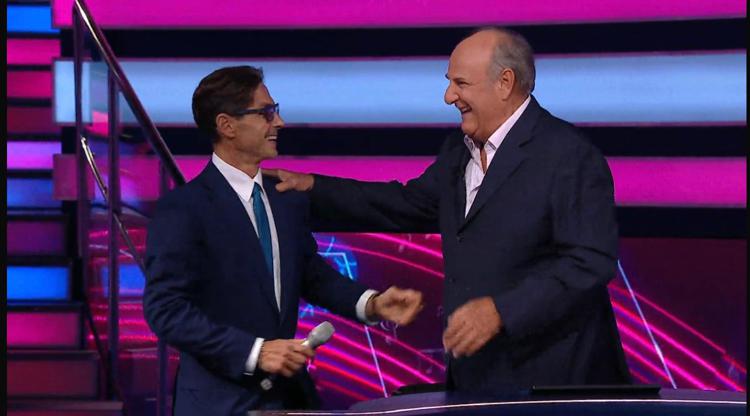 La ruota della fortuna, a sopresa in studio arriva Pier Silvio Berlusconi: "Fatto piccolo miracolo"