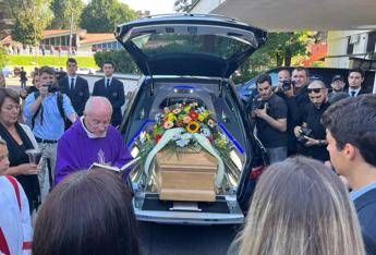 Emilio Fede, funerale a porte chiuse: presente anche Dell'Utri