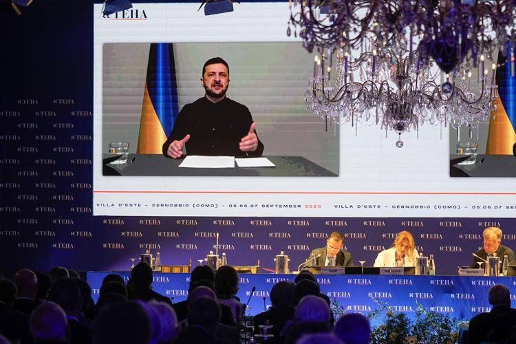 Zelensky a Cernobbio ringrazia l'Italia: "Ci prepariamo per fermare Russia"