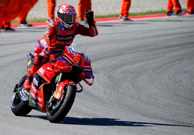 MotoGp Catalogna, vince ancora Marc Marquez: è l'ottava Sprint consecutiva