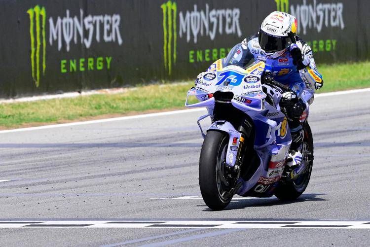 MotoGp Catalogna, vince Alex Marquez davanti a suo fratello Marc e Bastianini
