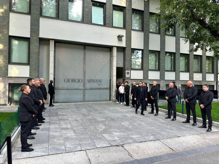 La camera ardente di Armani chiusa  - Adnkronos