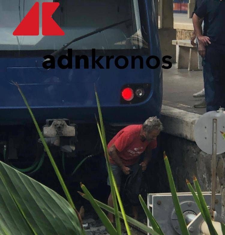Choc a Roma, uomo gettato sui binari della metro tra l